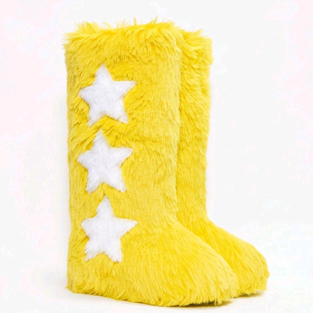 Starbootz Yellow fur boots — Starbootz Black Label 2026